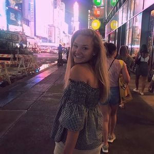 Meet your Posher, Caroline